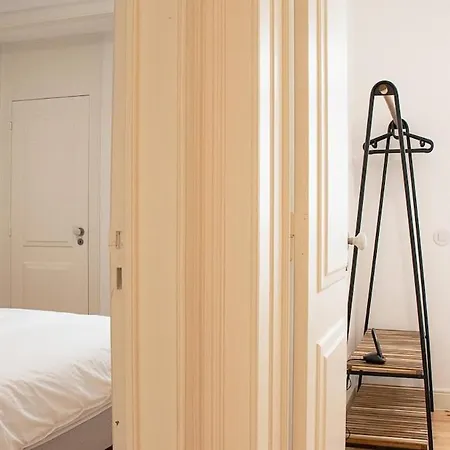 Apartment Bairro Alto Bright 2 Bdr With Ac